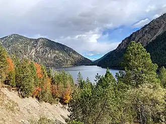 Schönjöchl (links der Bildmitte) an der Plansee-Ostseite