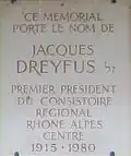 Tafel in der jüdischen Gedenkstätte La Boisse zur Erinnerung an Jacques Dreyfus.