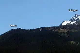 Die Platte (1787 m) oberhalb von Mittersill, im Hintergrund der Pihapper (2513 m)