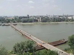 Pontonbrücke über die Donau in Novi Sad, Serbien