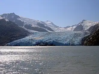 Der Portage-Gletscher vom Portage Lake aus gesehen