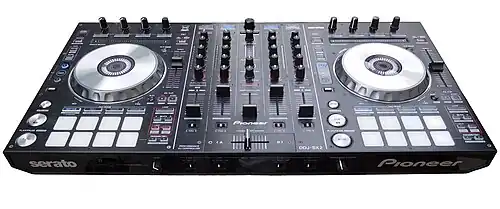 DJ-Controller, bei denen es sich teils um eine Form von MIDI-Controller handelt