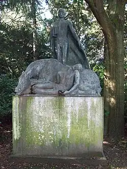 Denkmal der Gefallenen des Ersten Weltkriegs von Ali Bonte-Lichtenstein im nördlichen Gartenbereich