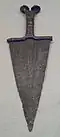 Iberischer Dreiecks-Vollgriffdolch aus Eisen und Silber mit Antennengriff. Aus Almedinilla (Córdoba), 4.–2. Jh. v. Chr.