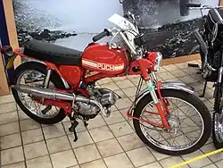 Der österreichische Rotblech-Chopper: Die Puch MC 50 war schon serienmäßig eine attraktive Chopper-Basis.