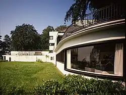 Ansicht von Osten mit Panoramafenster.