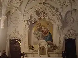 Fresko über dem Altar: Jesus krönt Maria.