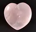 Rosenquarz in Herzform