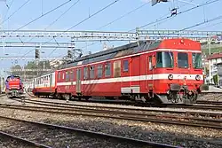 Pendelzug mit RBDe 567 315 aus dem Jahr 1983 in Romont