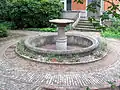 Schalenbrunnen vor der Villa Gotthold Schilling