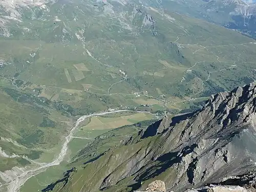 Blick nach Nordwesten auf Radons in der Val Nandro