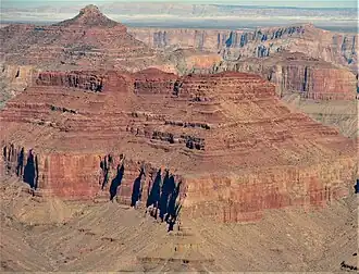 Der Rama Shrine von Süden. Im Hintergrund links der Jupiter Temple und rechts der Venus Temple.