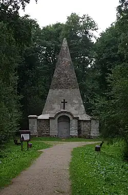 Die Pyramide in Rapa, 2010