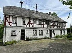 Rathaus (ehemals Schloss und Schule)