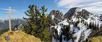 Gipfelbereich des Rauhenbergs mit Plankenstein und Risserkogel
