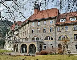 Gebäude der Rehabilitationsklinik Birkenbuck in Malsburg-Marzell (ehemaliges Luisenheim) von Süden.