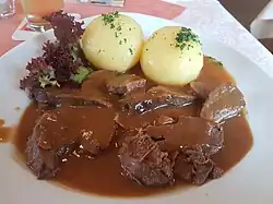 Fertig zubereiteter Rehbraten