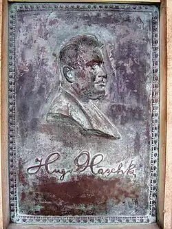 Porträtrelief Hugo Haschke