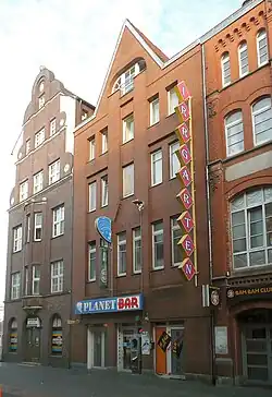 Vorderhaus an der Steintorstraße und Hinterhaus an der Reitwallstraße