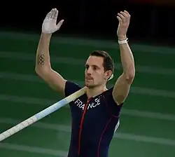 Der verletzungsbedingt angeschlagene Mitfavorit Renaud Lavillenie erreichte Platz acht