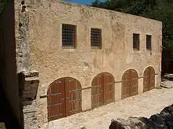 Waffenkammer am Haupteingang