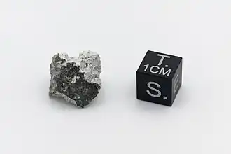 Ein Fragment von 2,95 g (Probe AKM03A)