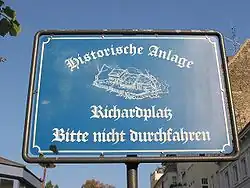 Verkehrsschild mit Schmiede