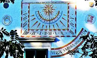 Sonnenuhr am Schlossgebäude