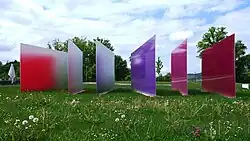 Permanente Installation Reflection, 2013, Schlosspark Heidenheim an der Brenz, Edelstahl, Autolack 250 × 1500 × 800 cm