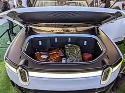 „Frunk“ des R1S (Kofferraum vorne)