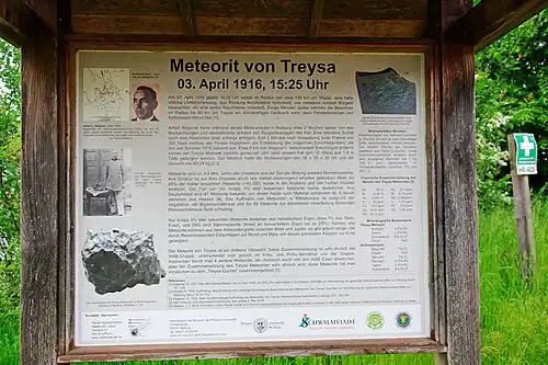 Infotafel im Wald beim Gedenkstein