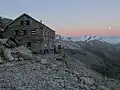 Die alte Hütte am Abend