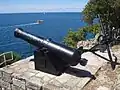 Mittelalterliche Kanone in einer Verteidigungsposition auf der Klippe der Stadt Rovinj