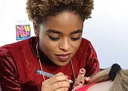 Rox schreibt Autogramme beim SWR3-NewPop-Festival 2010 in Baden-Baden