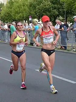 Sandra Ruales (li.) – Rang 56 / Ulrike Maisch – nicht im Ziel