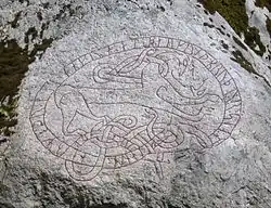 Runenritzung an der Trosa bro (Sö 39)