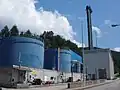 Links: Heizöltanklager Rechts: Maschinenhaus der Großdieselanlage