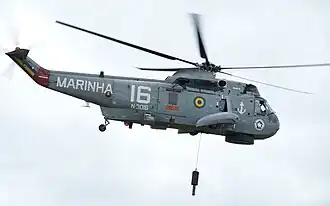 Wie fast alle Marinen setzt auch die brasilianische die schwere SH-3 Sea King ein