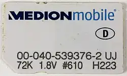 Weiße SIM-Karte mit der Aufschrift Medionmobile und einer Seriennummer