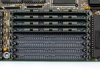 Acht 30-polige SIMM-Steckplätze auf 80486-Hauptplatine
