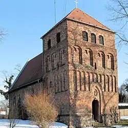 Zeltdach auf rechteckigem Turm