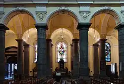 Blick vom rechten ins linke Seitenschiff