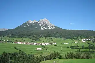 Piz Toissa mit Salouf im Vordergrund