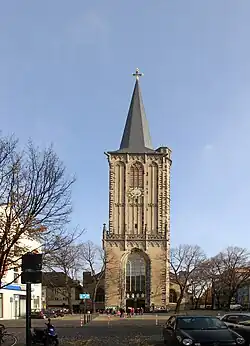 St. Severin (Köln): Turm spät­go­tisch, Kryp­ta roma­nisch, sonst diverse Gotik