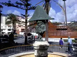 Zwerg auf der Plaza de la Alameda (Santa Cruz)