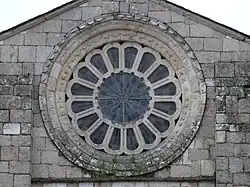 Rosette über dem Eingang