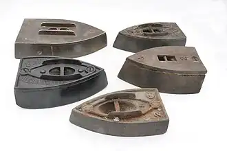 Satzeisen mit verschiedenen Klemmmechanismen