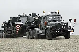 Scammell Contractor mit Bergepanzer Conqueror ARV2