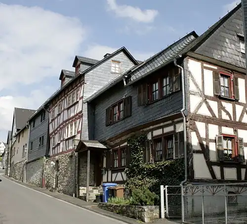 Fachwerkzeile in der Nähe der Burg