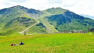 Blick vom Ostgipfel zu Mittelgipfel (links) und Westgipfel rechts